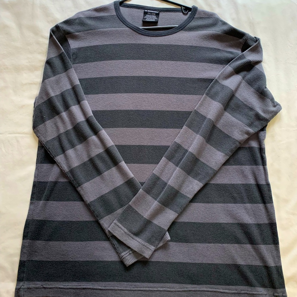 Men’s 2XL striped long sleeve sweater/ Color-Gray,Black/ in great condition!
